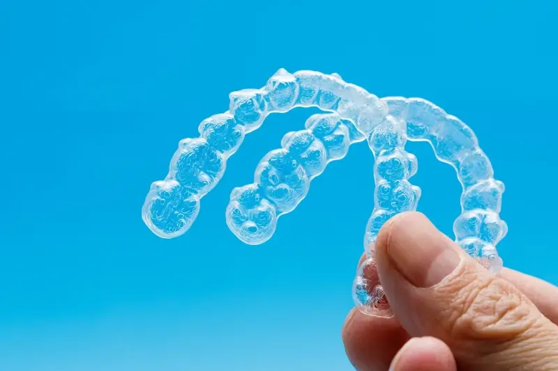 Czy Invisalign leczy wady zgryzu?