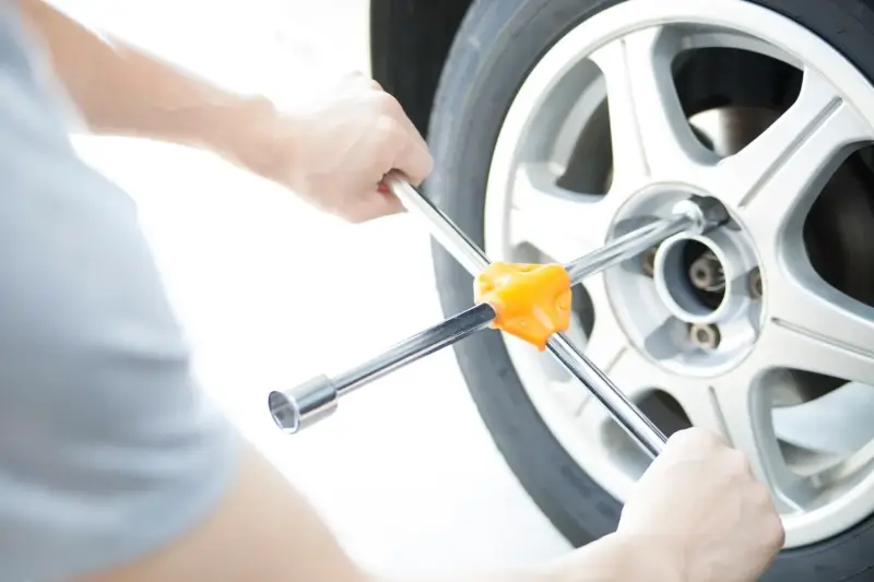 Jak sprawdzić rok produkcji opony?