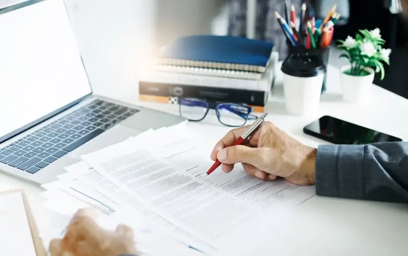 Adwokat czy radca prawny -- co lepsze?